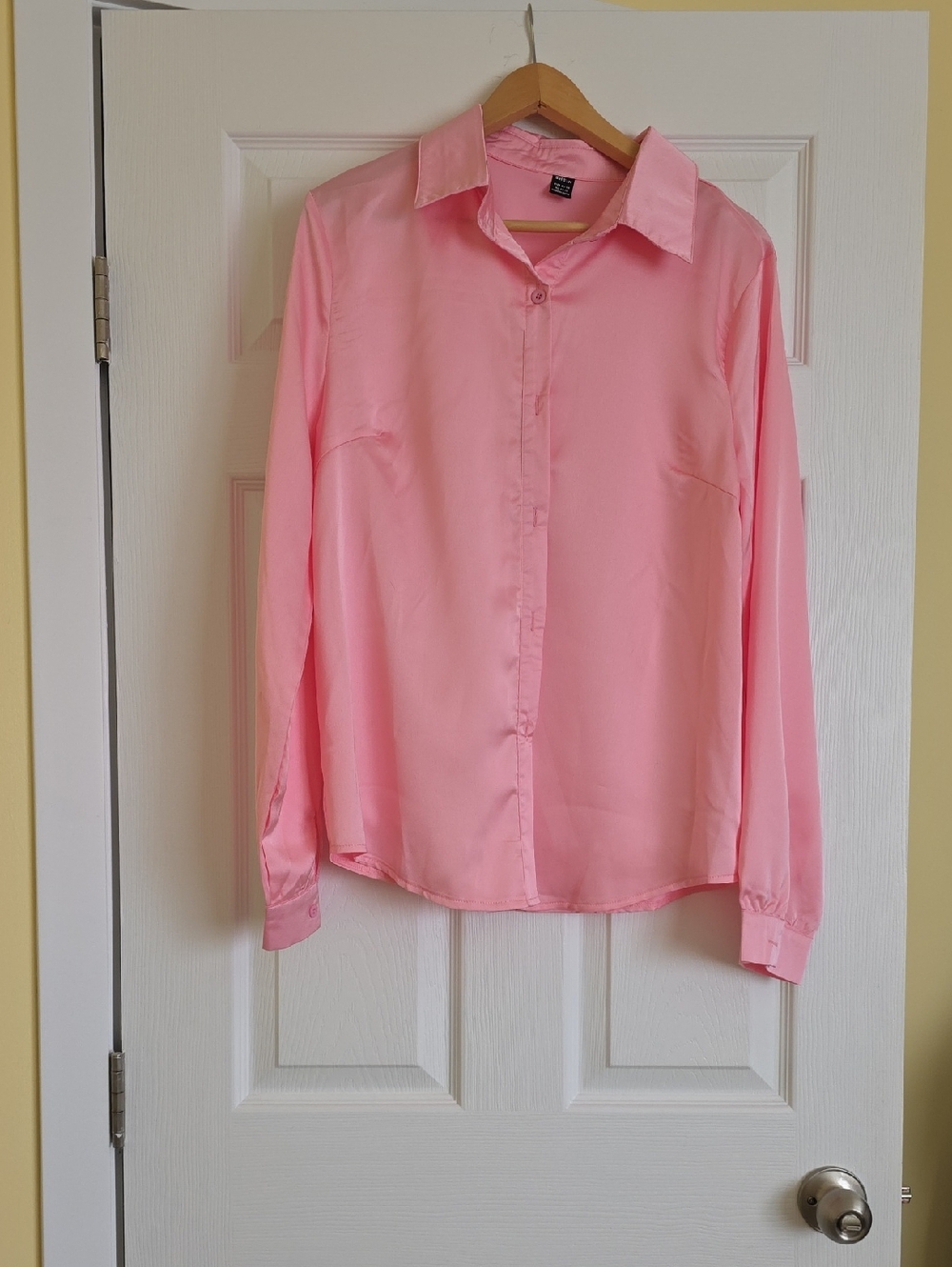 Women's Pink Button-Up Long Sleeve Shirt
